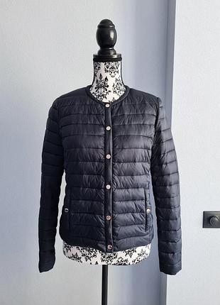 Легка стьобана куртка чорна xs massimo dutti