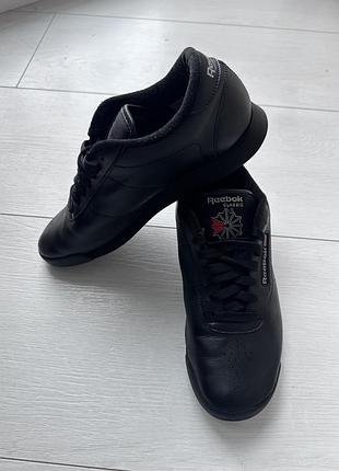 Шкіряні кросівки reebok