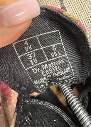 Оригінальні черевики в квітковий принт dr.martens 5