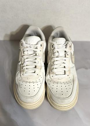 Кросівки жіночі nike білі шкіряні