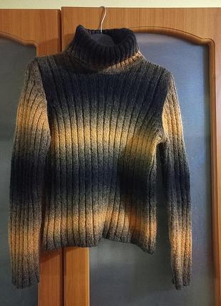 Жіночий светр