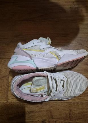 Кросівки жіночі puma білі з рожевим та жовтим