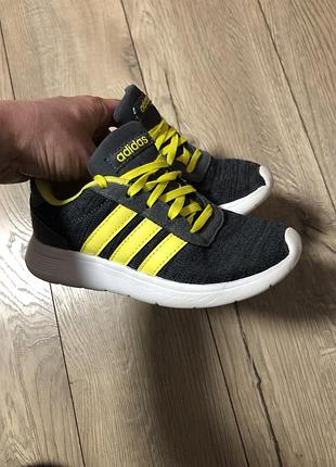 Adidas стильні кросівки 29 р