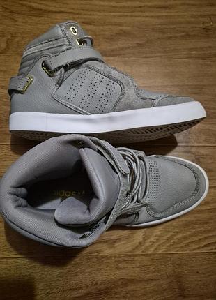 Снікерси adidas сірі шкіряні