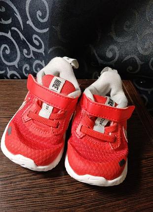 Кросівки для хлопчиків nike червоні 18 розмір, довжина устілки 11 см