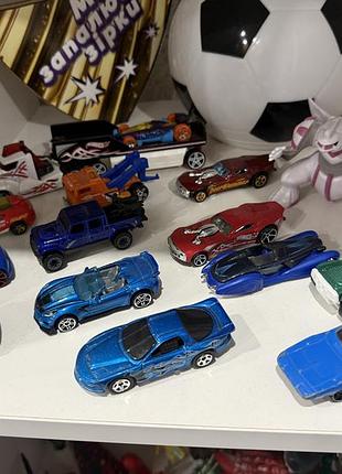 Машинки оригінал hot wheels наша колекція