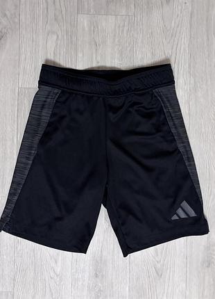 Класні спортивні шорти adidas оригінал р.140