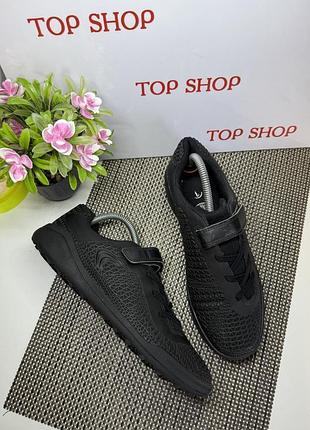 Оригінальні сороконіжки на липучці clarks