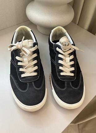 Кросівки під джинс zara