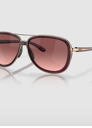 Солнцезащитные очки oakley split time с градиентными линзами.