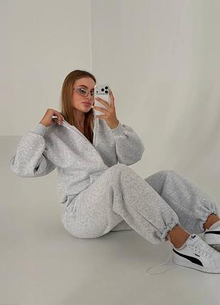 Теплый базовый женский брючный прогулочный костюм