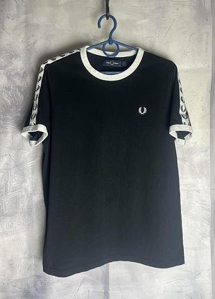 Футболка fred perry з лампасами