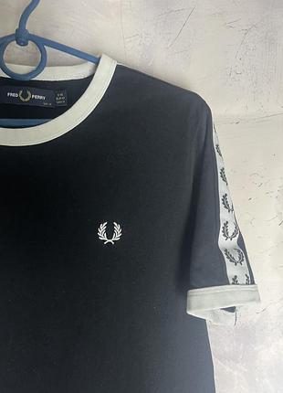 Футболка fred perry з лампасами 3
