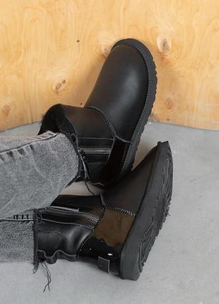 Ugg short zip black leather lacquer 2