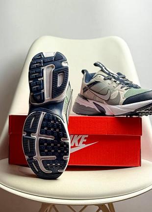 Nike runtekk beige green 3