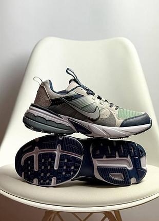 Nike runtekk beige green 7
