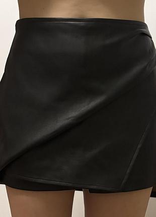 Міні-спідниця жіноча спідниця-шорти з екошкіри чорна