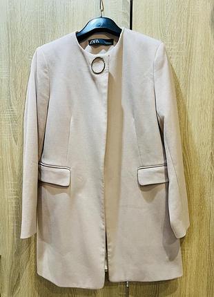 Світло-рожеве подовжене пальто-жакет від бренду zara