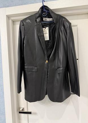 Піджак жіночий zara чорний, шкірзам, розмір xl