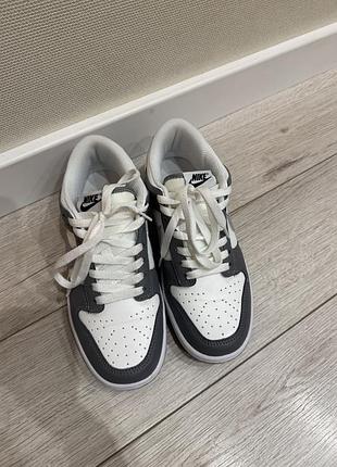 Кросівки nike dunk low retro white grey