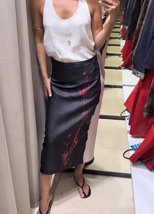 Міді спідниця жіноча zara чорна з принтом