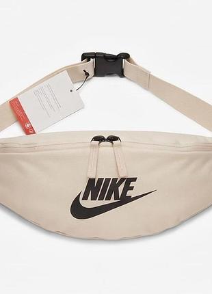 Бананка nike 162406 поясная сумка белая молочная черное лого