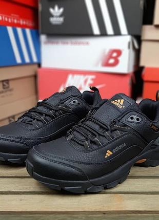 Чоловічі якісні та стильні кросівки adidas terrex gore-tex чорні з гірчицей
