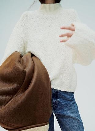 Пухнастий светр zara