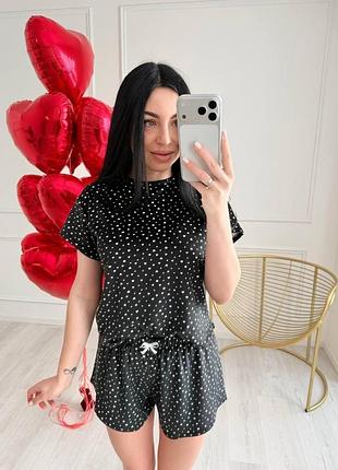 Жіноча велюрова піжама з футболкою та шортами з принтом one size 42/46