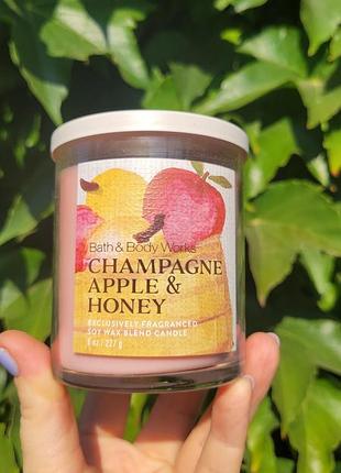 Ароматная свеча champagne apple &amp; honey&nbsp; от bath &amp; body works