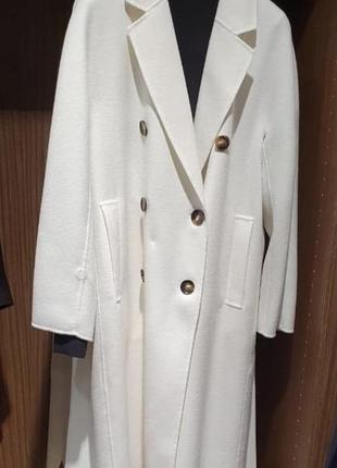 Шикарное белое новое пальто. шерсть8 фото
