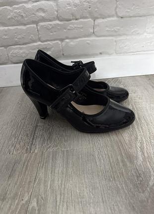 Лакові туфлі dorothy perkins 39р