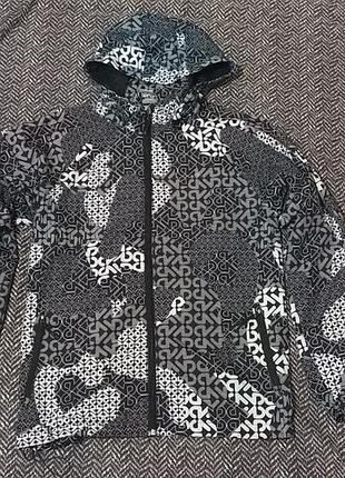 Куртка чоловіча nike sportswear в хорошому стані,утеплена флісом,легенька
