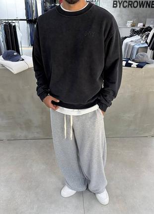 Вареный оверсайз свитшот «day” в оттенке washed black 🔝