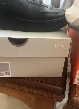 Кросівки nike чорні 36.5 5