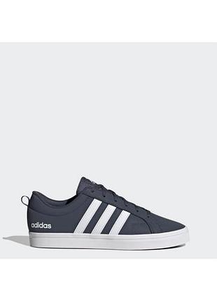 Кросівки чоловічі adidas сірі