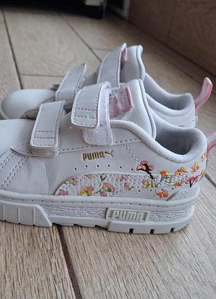 Кеди для дівчинки puma білі з квітковим принтом