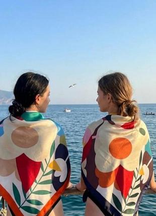 Пара яскравих атласних великих хусток італія