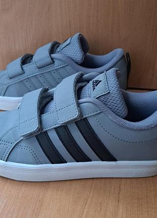 Кросівки оригінальні adidas p31,5 3