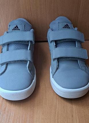 Кросівки оригінальні adidas p31,5 4