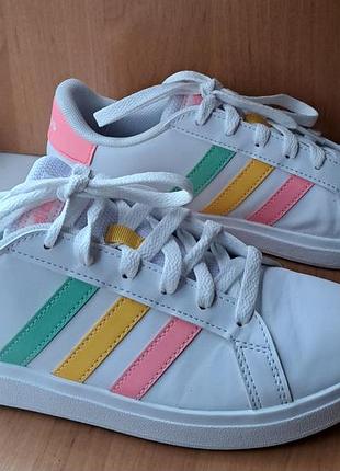 Оригінальні кросівки adidas p36,5