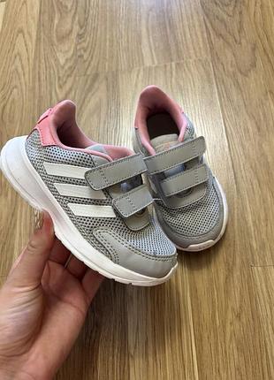 Кросівки на дівчинку adidas