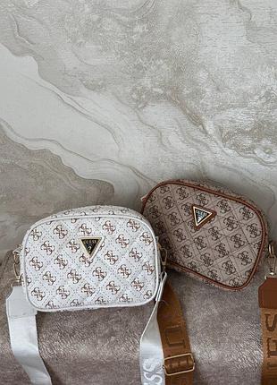 Сумка жіноча guess через плече, стьобана, з логотипом, біла та коричнева