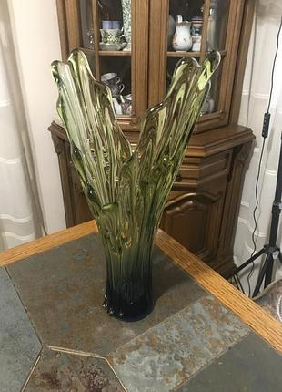Скляна гутна ваза