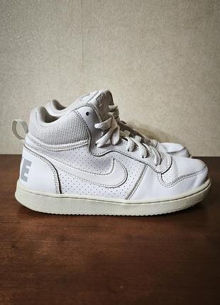 Кросівки nike для дівчини