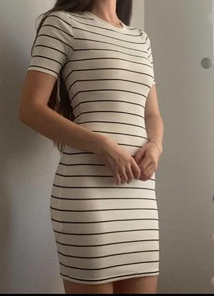 Коротка жіноча сукня h&m divided біла в чорну смужку s/xs