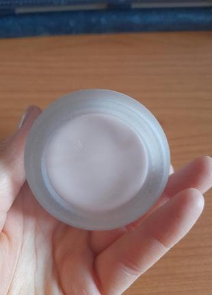 Пилинг эксолиант к лицу 
ним марка borlind
50 ml. 4