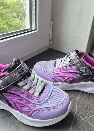 Кроссовки skechers светятся