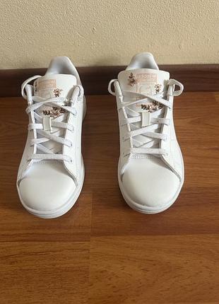 Кросівки білі розмір 32 adidas