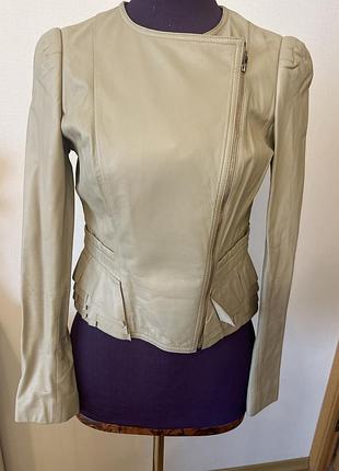 Куртка жіноча коротка шкіряна бежева